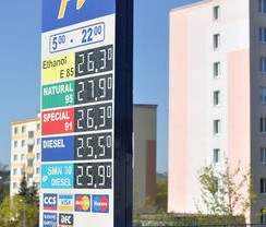 余承東:新手機(jī)不是四折疊六折疊