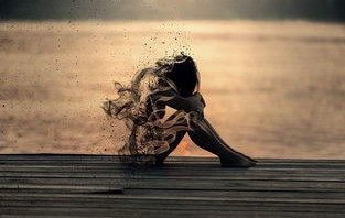 “魔鏡”不語只是一味地恭喜