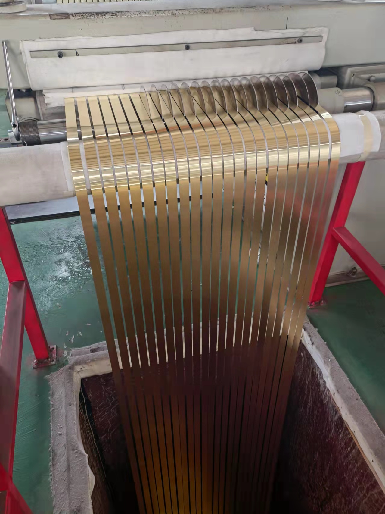 反腐敗一步不停歇、半步不退讓